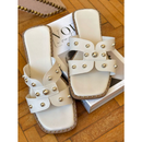 Chinelo Rasteirinha Feminina Fashion com Aplicações Douradas Sandália Elegante e Confortável Verão