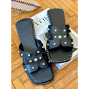 Chinelo Rasteirinha Feminina Fashion com Aplicações Douradas Sandália Elegante e Confortável Verão